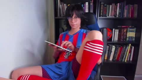Snapshot of literateboy chatting on October 16, 2025, 1:06 am Literateboy online show from October 16, 2025, 1:06 am
