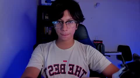 Snapshot of literateboy chatting on July 6, 2026, 1:35 am Literateboy online show from July 6, 2026, 1:35 am