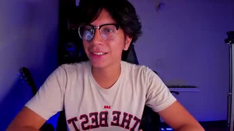 Snapshot of literateboy chatting on July 16, 2026, 1:44 am Literateboy online show from July 16, 2026, 1:44 am