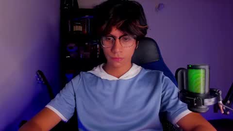 Snapshot of literateboy chatting on July 18, 2026, 1:43 am Literateboy online show from July 18, 2026, 1:43 am
