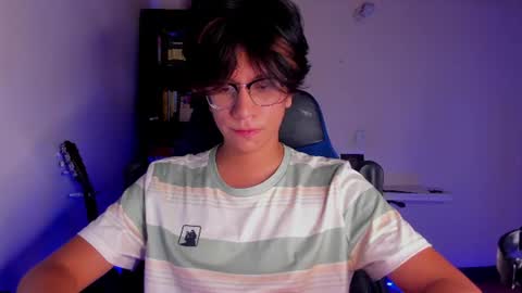 Snapshot of literateboy chatting on July 22, 2026, 1:41 am Literateboy online show from July 22, 2026, 1:41 am