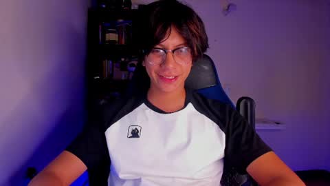 Snapshot of literateboy chatting on July 31, 2026, 1:38 am Literateboy online show from July 31, 2026, 1:38 am