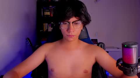 Snapshot of literateboy chatting on August 1, 2026, 1:38 am Literateboy online show from August 1, 2026, 1:38 am