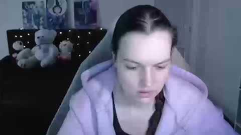 little__flowers online show from March 14, 2026, 11:04 am