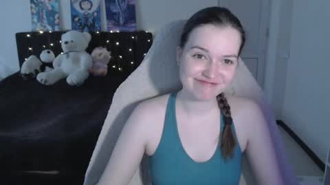 little__flowers online show from April 9, 2026, 8:31 am