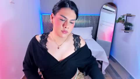 Snapshot of little_alli chatting on February 2, 2026, 10:52 pm L I T T L E A L L I online show from February 2, 2026, 10:52 pm