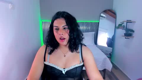 Snapshot of little_alli chatting on February 6, 2026, 12:48 am L I T T L E A L L I online show from February 6, 2026, 12:48 am
