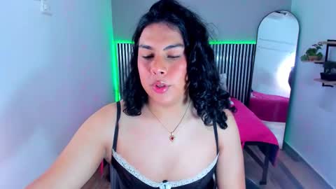 Snapshot of little_alli chatting on February 22, 2026, 12:56 am L I T T L E A L L I online show from February 22, 2026, 12:56 am