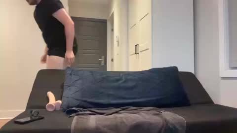 Snapshot of little_boi2much chatting on October 11, 2025, 1:16 am little_boi2much online show from October 11, 2025, 1:16 am