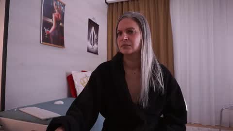 Snapshot of little_heart_andreea chatting on November 4, 2025, 7:24 pm little_heart_andreea online show from November 4, 2025, 7:24 pm