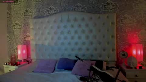 little_lilith_apple online show from November 26, 2025, 11:11 am