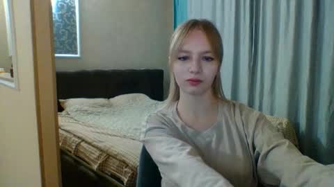 Snapshot of little_mariaa chatting on October 12, 2025, 5:23 pm Maria online show from October 12, 2025, 5:23 pm