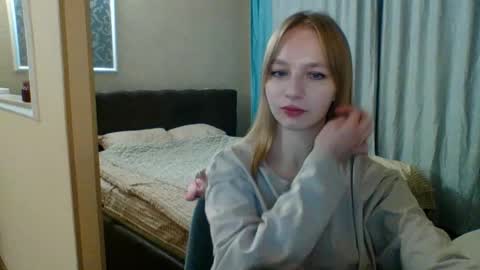 Snapshot of little_mariaa chatting on October 19, 2025, 3:12 pm Maria online show from October 19, 2025, 3:12 pm