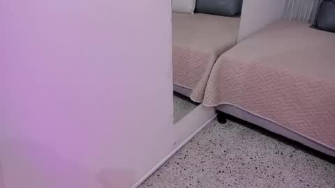 little_melody1 online show from May 19, 2026, 11:38 am