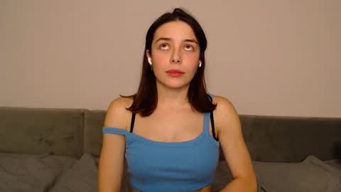 Mia   Im online every day 1530 PM in New York  2030 PM in London online show from December 18, 2025, 10:05 pm