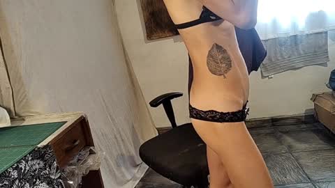 Snapshot of little_savage chatting on January 12, 2025, 9:40 pm little_savage online show from January 12, 2025, 9:40 pm