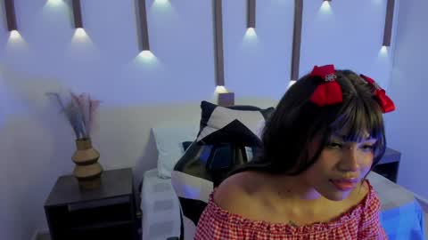 Snapshot of little_sumi chatting on April 28, 2026, 2:27 am S U M I online show from April 28, 2026, 2:27 am