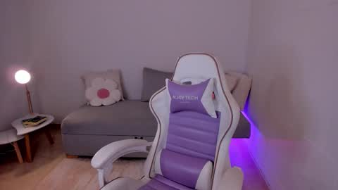 Snapshot of little_xioo chatting on October 24, 2025, 1:51 pm Xiom online show from October 24, 2025, 1:51 pm