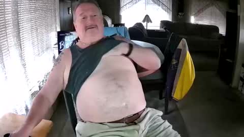 Littled83057 online show from November 18, 2025, 7:18 pm