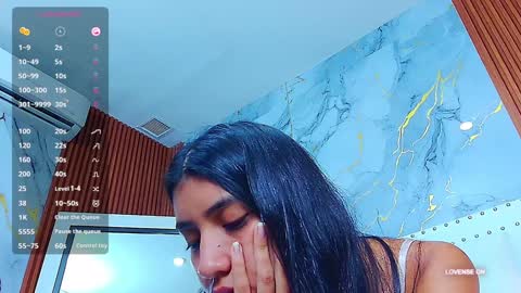 Snapshot of littlee_emilyy_ chatting on January 29, 2025, 6:01 am Emily  online show from January 29, 2025, 6:01 am