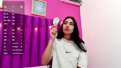 Snapshot of littlee_emilyy_ chatting on February 22, 2025, 6:06 am Emily  online show from February 22, 2025, 6:06 am