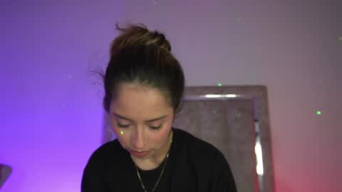 littlee_emma_ online show from June 16, 2026, 1:41 am