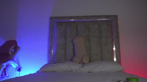 littlee_emma_ online show from June 26, 2026, 12:26 am