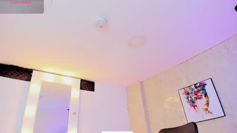 Snapshot of littlee_mia chatting on July 3, 2026, 12:44 pm littlee_mia online show from July 3, 2026, 12:44 pm