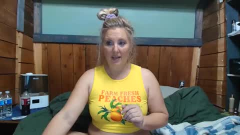 lisanixs online show from February 26, 2026, 7:35 pm