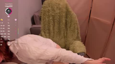 Snapshot of littlemargoo chatting on February 9, 2026, 6:12 pm Margo online show from February 9, 2026, 6:12 pm