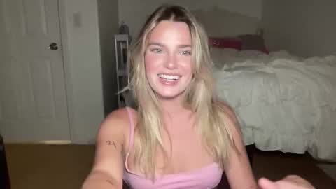 Snapshot of littlemaryjane19 chatting on October 17, 2025, 4:48 am Marciabrady online show from October 17, 2025, 4:48 am