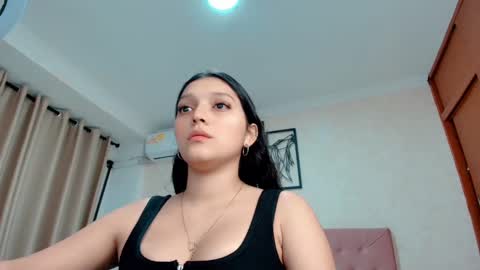 Snapshot of littlemolly_pregnant chatting on March 10, 2025, 2:28 am Sarahs Room online show from March 10, 2025, 2:28 am