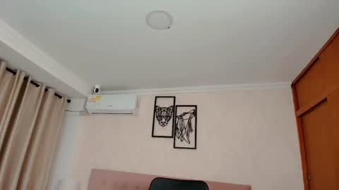 Snapshot of littlemolly_pregnant chatting on September 29, 2025, 9:08 pm Sarahs Room online show from September 29, 2025, 9:08 pm