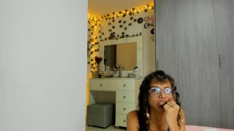 Luna online show from April 7, 2026, 8:20 pm