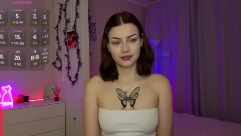 Bella online show from November 10, 2025, 4:22 am