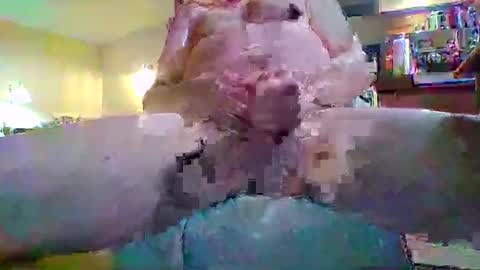 Snapshot of littlepetey17 chatting on December 6, 2024, 2:46 am littlepetey17 online show from December 6, 2024, 2:46 am