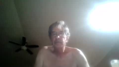 Snapshot of littlepetey17 chatting on November 18, 2025, 3:01 am littlepetey17 online show from November 18, 2025, 3:01 am