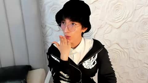 Snapshot of littleprince_ chatting on May 12, 2026, 6:21 am PRINCE online show from May 12, 2026, 6:21 am