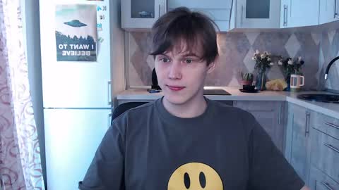 Snapshot of littlesadcabbage chatting on May 5, 2026, 12:13 pm Sonnenschein online show from May 5, 2026, 12:13 pm