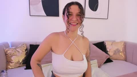 Snapshot of littlesoffi_gh chatting on March 1, 2025, 12:01 pm online show from March 1, 2025, 12:01 pm