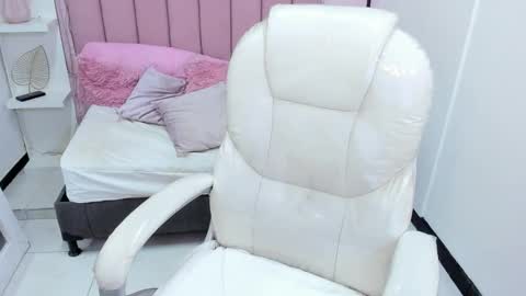 Snapshot of littlesofii chatting on September 25, 2025, 10:35 pm sofii online show from September 25, 2025, 10:35 pm
