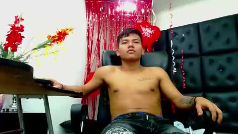 littletommy01 online show from February 16, 2025, 3:26 am