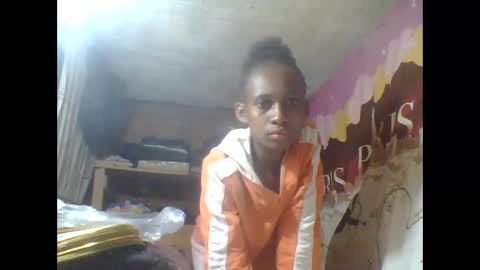 Snapshot of littleyanah chatting on October 5, 2025, 4:27 pm yanah online show from October 5, 2025, 4:27 pm