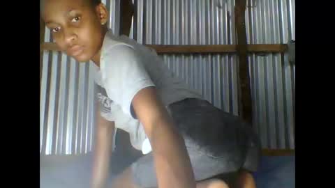 Snapshot of littleyanah chatting on October 24, 2025, 8:05 pm yanah online show from October 24, 2025, 8:05 pm