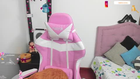 Snapshot of liv_rosse chatting on March 15, 2026, 2:39 am Katalina Novoa. online show from March 15, 2026, 2:39 am