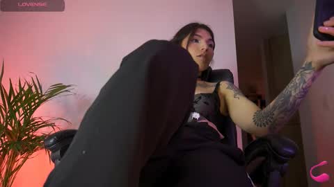 Snapshot of livestream18x chatting on September 27, 2025, 9:09 pm Emily R online show from September 27, 2025, 9:09 pm