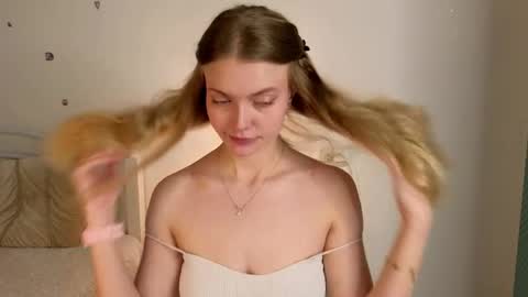 Snapshot of livia_hot chatting on April 25, 2026, 12:30 pm livia_hot online show from April 25, 2026, 12:30 pm