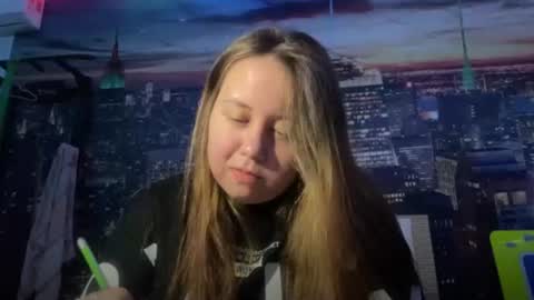 Snapshot of liviacherry chatting on August 9, 2026, 6:13 pm Aria online show from August 9, 2026, 6:13 pm