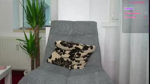 Snapshot of livmilani chatting on November 14, 2025, 2:27 pm OnlyFans livia77 twitter liv20 4u online show from November 14, 2025, 2:27 pm