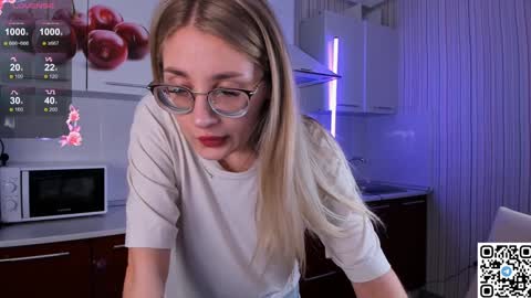 My name is Livy Nice to meet you  Thumbs up please its important online show from December 13, 2024, 3:54 pm